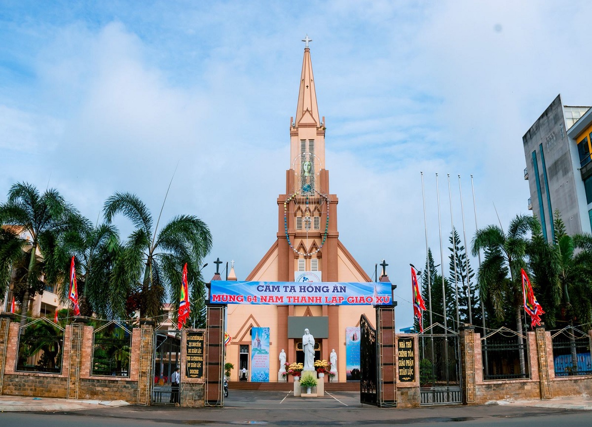 Nhà thờ Giáo xứ Chính Tòa Xuân Lộc