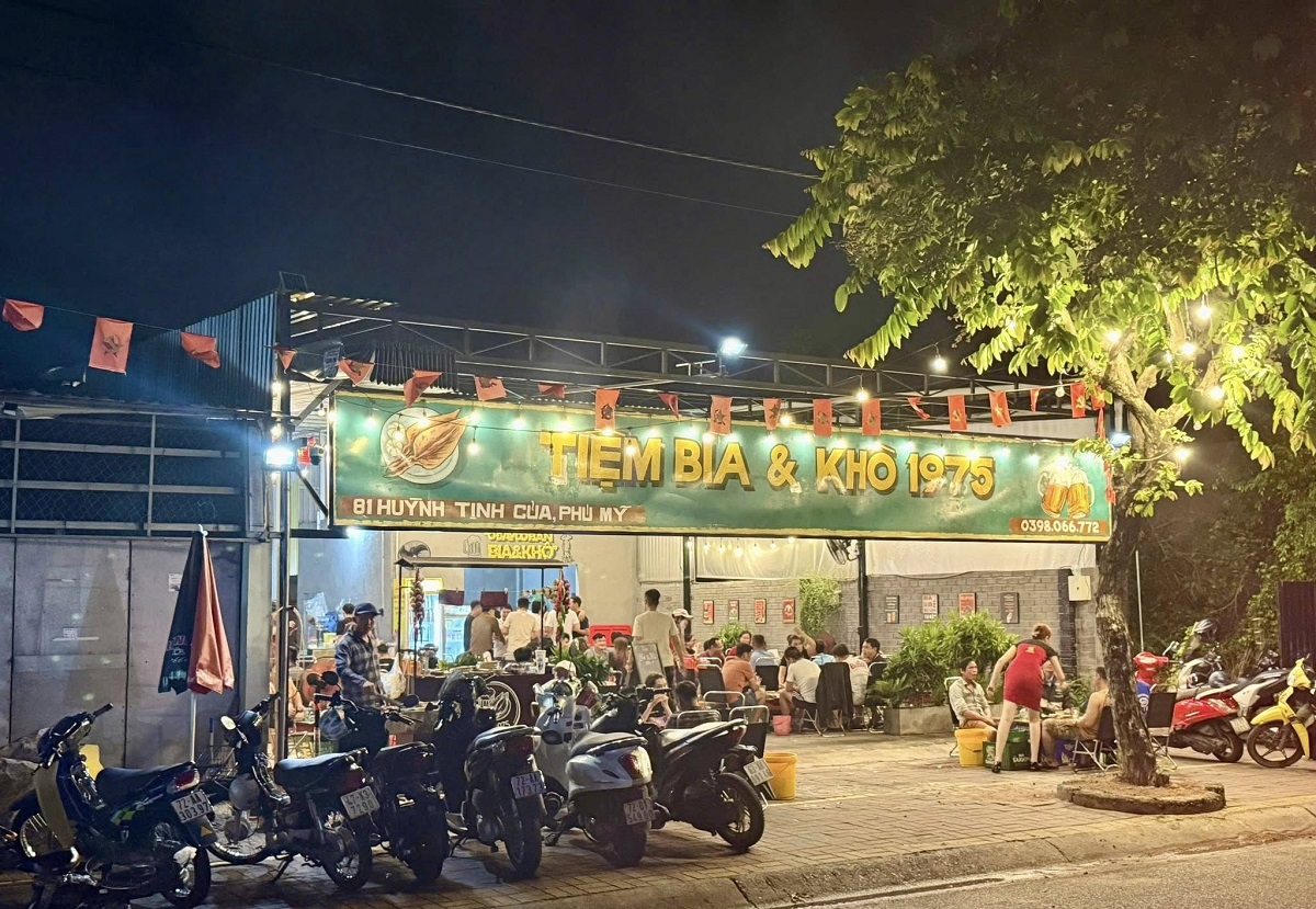 Tiệm Bia & Khô 1975