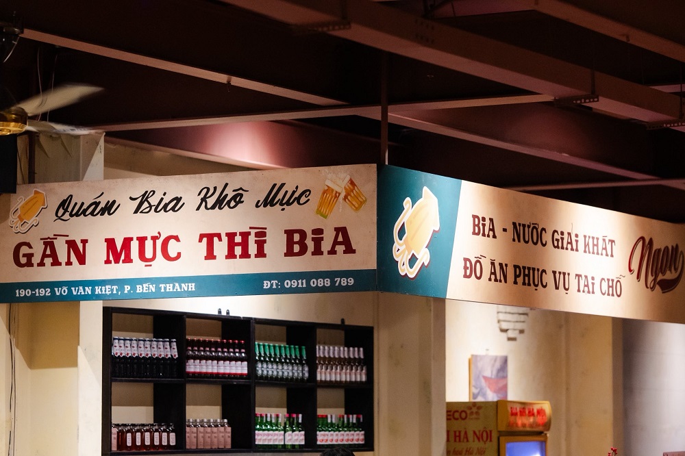 Gần Mực Thì Bia