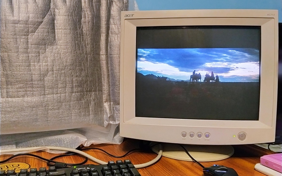 qu-tr-nh-chuy-n-i-c-a-m-n-h-nh-acer-t-crt-sang-lcd-v-led-t-li-u