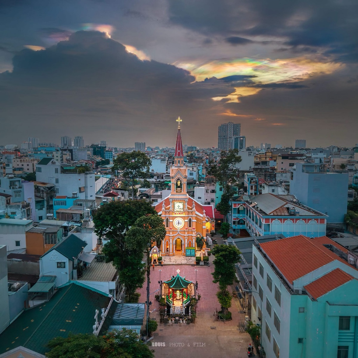 nha-tho-cha-tam.jpg